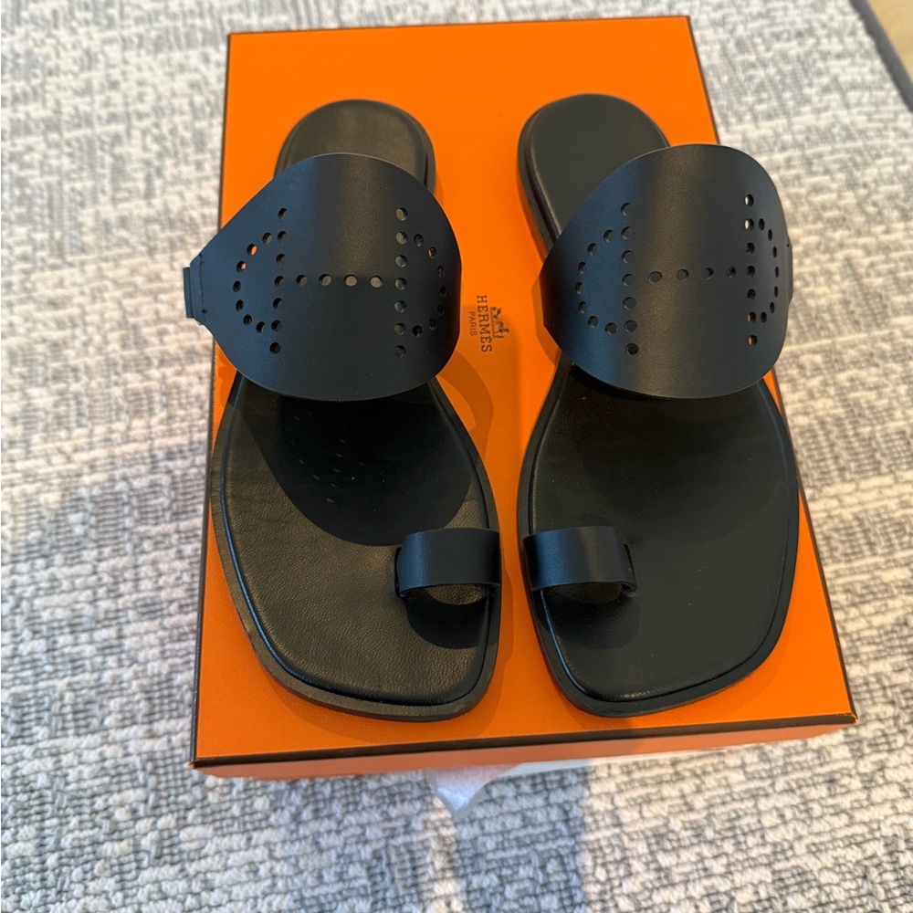 Hermes Hera Black Sandals (size 37)